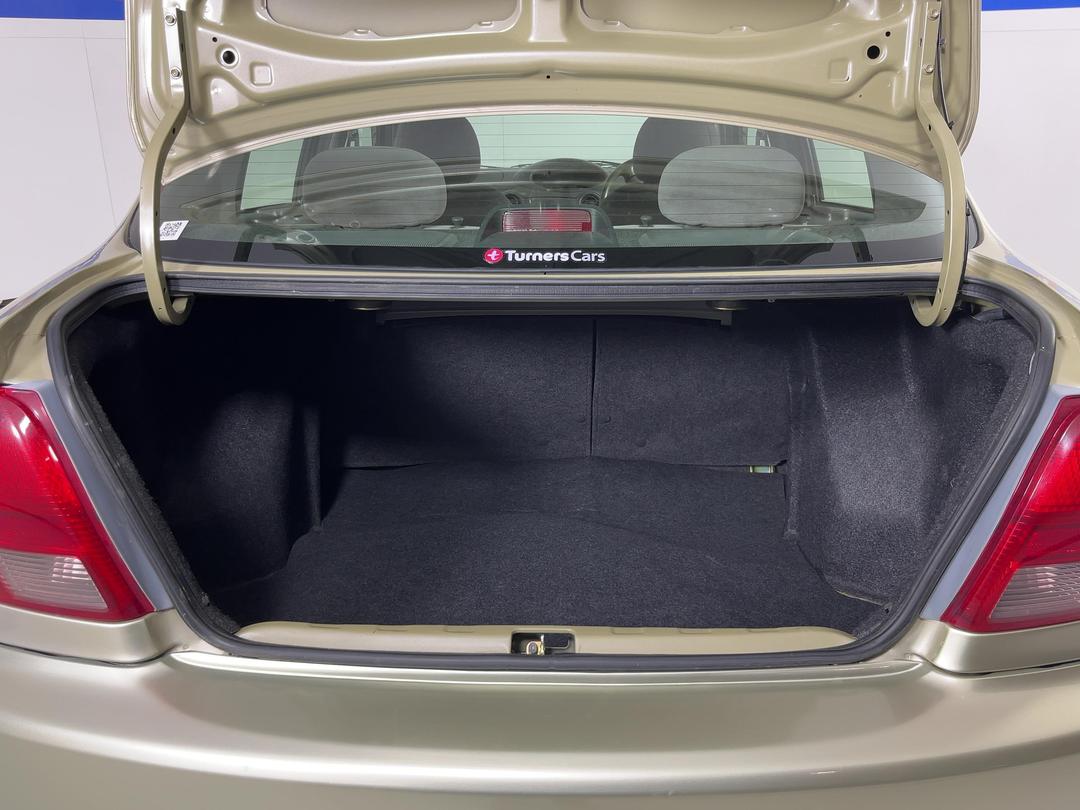 Photo '14' of Toyota Platz