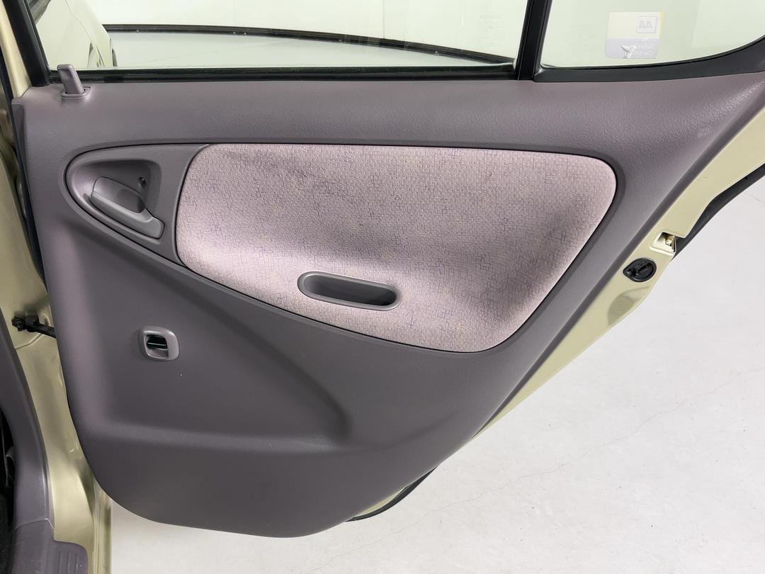 Photo '19' of Toyota Platz