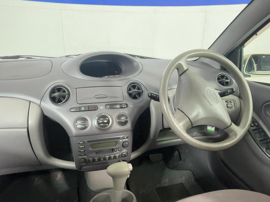 Photo '17' of Toyota Platz
