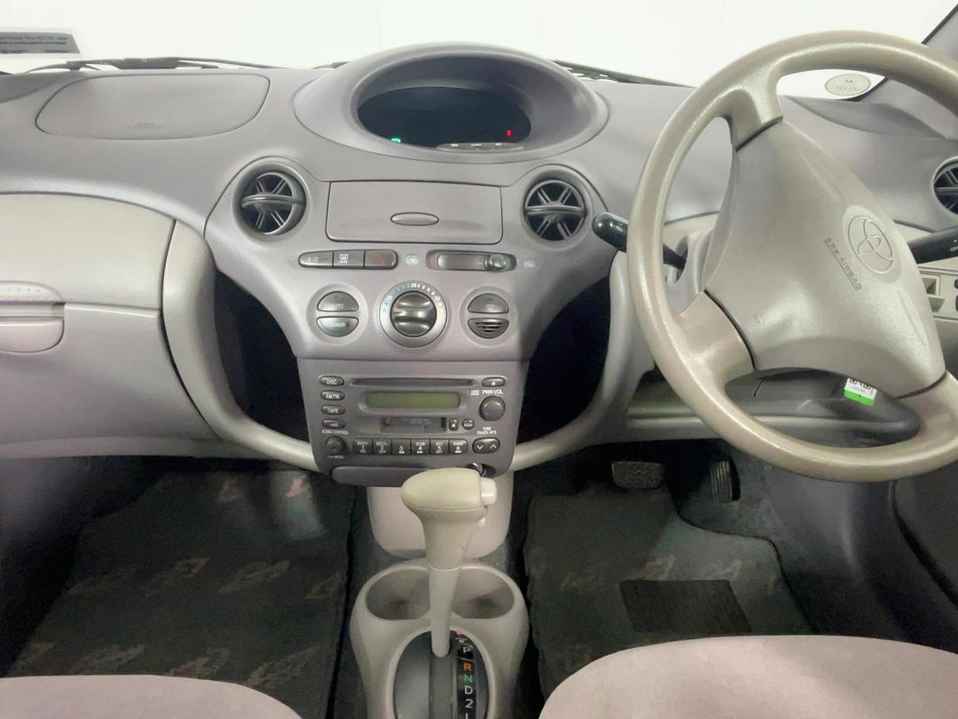 Photo '18' of Toyota Platz