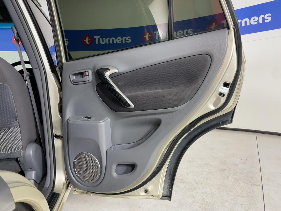 Photo '19' of Toyota Rav4