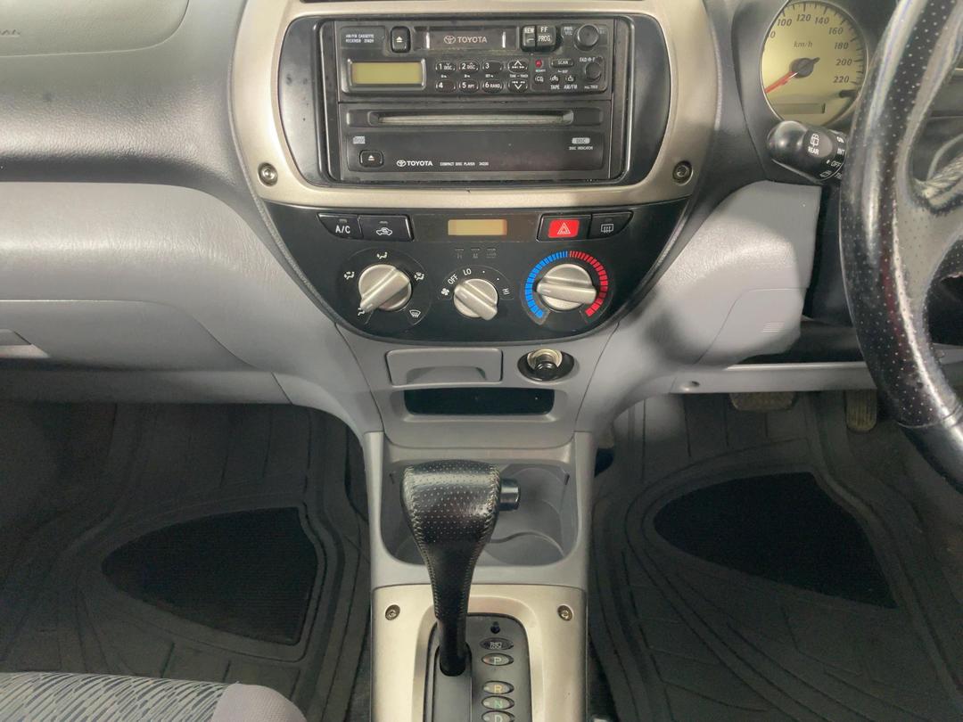 Photo '18' of Toyota Rav4