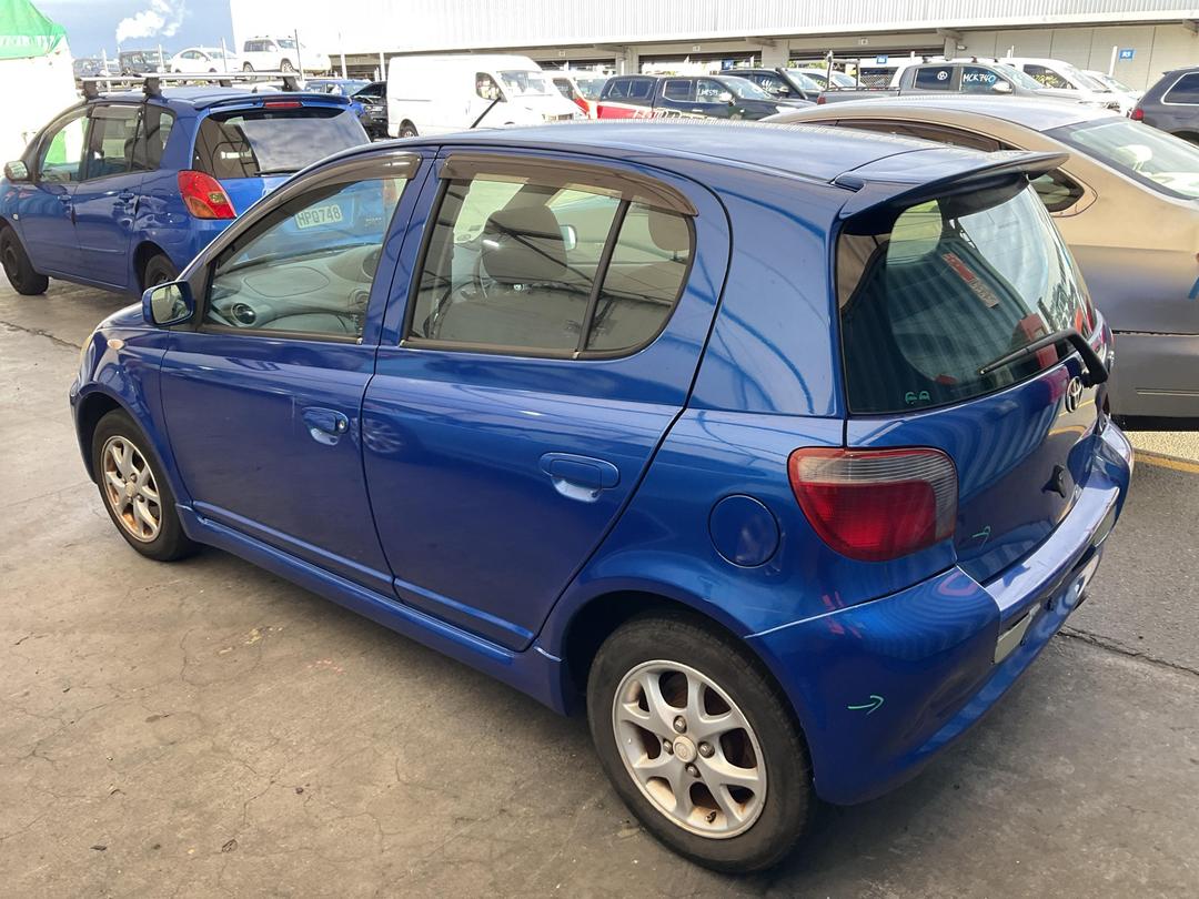 Photo '4' of Toyota Vitz