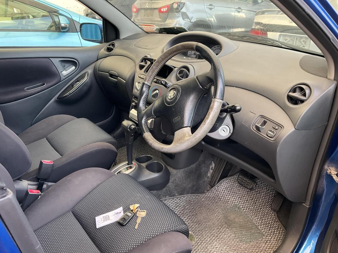 Photo '7' of Toyota Vitz