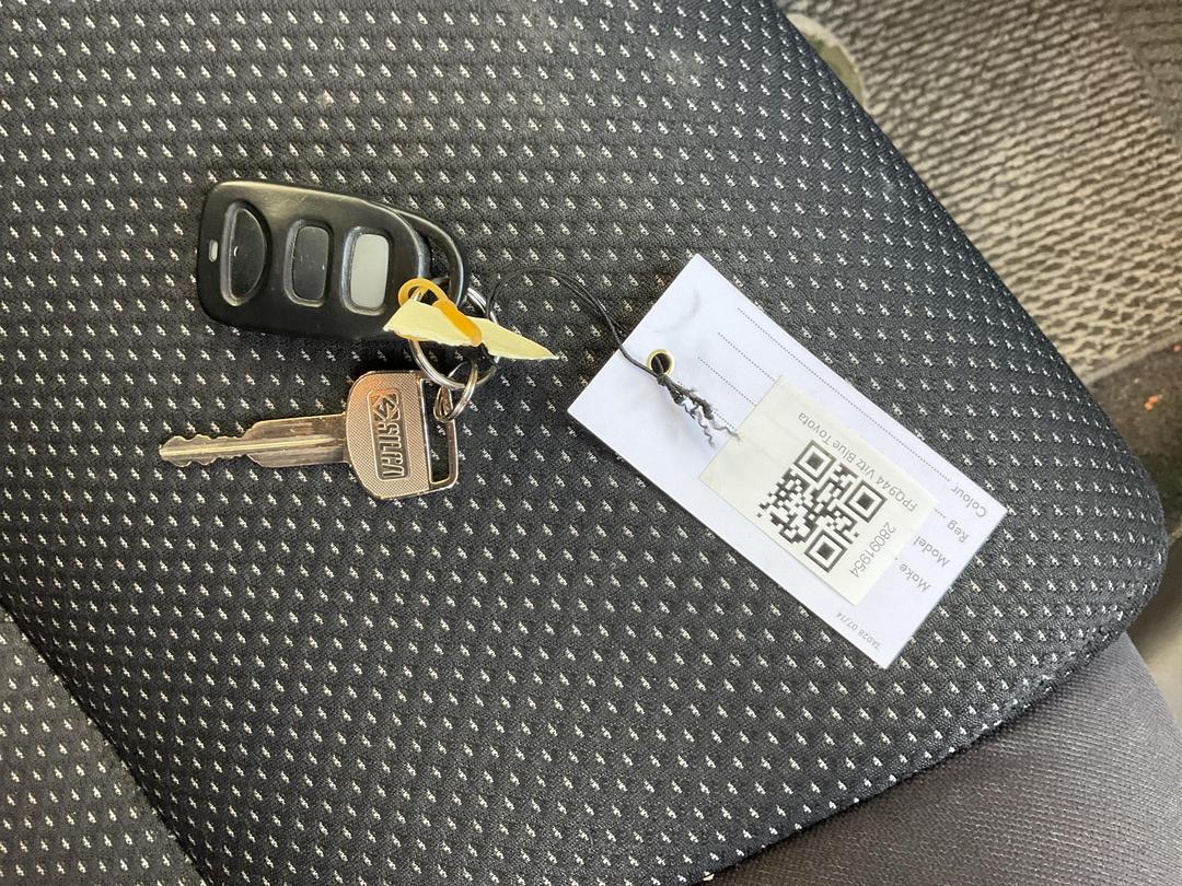 Photo '10' of Toyota Vitz