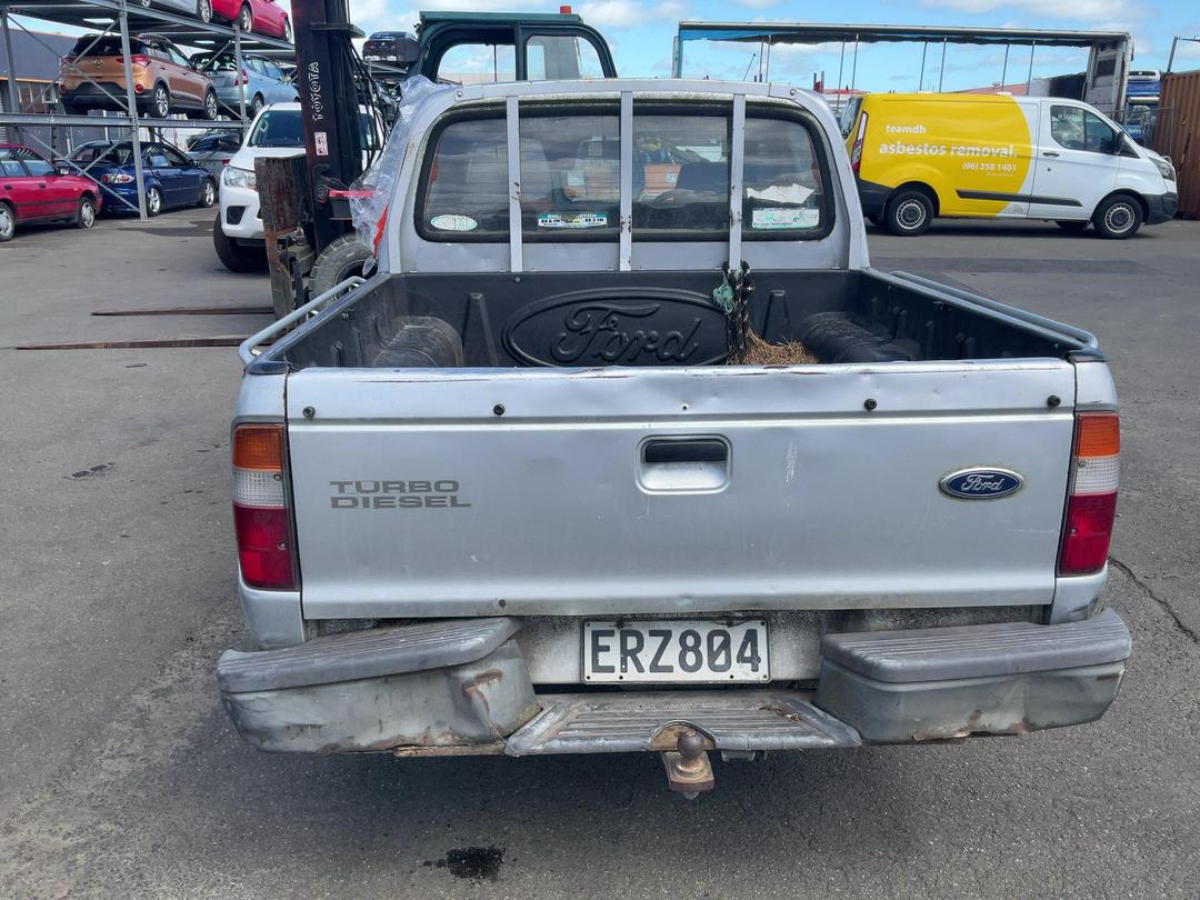 Photo '6' of Ford Courier XLX Crew CAB Photo '6' of Ford Courier XLX Crew CAB