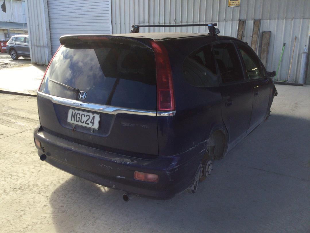 Photo '7' of Honda Stream Photo '7' of Honda Stream