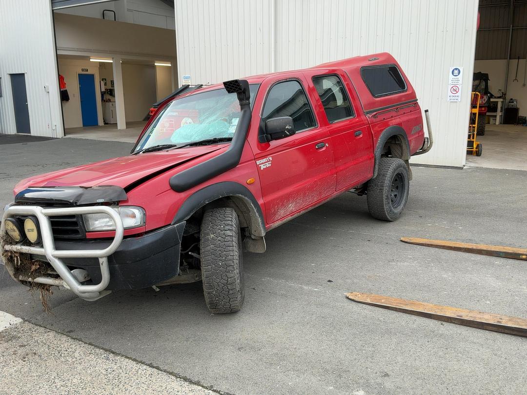 Photo '3' of Mazda Bounty DBL CAB W/S SDX