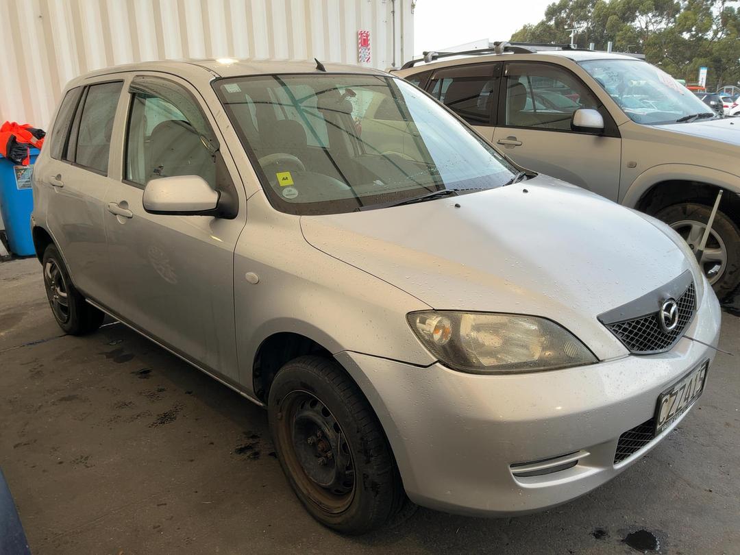 Photo '2' of Mazda Demio