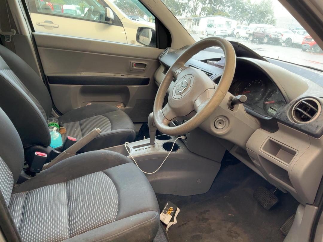 Photo '8' of Mazda Demio