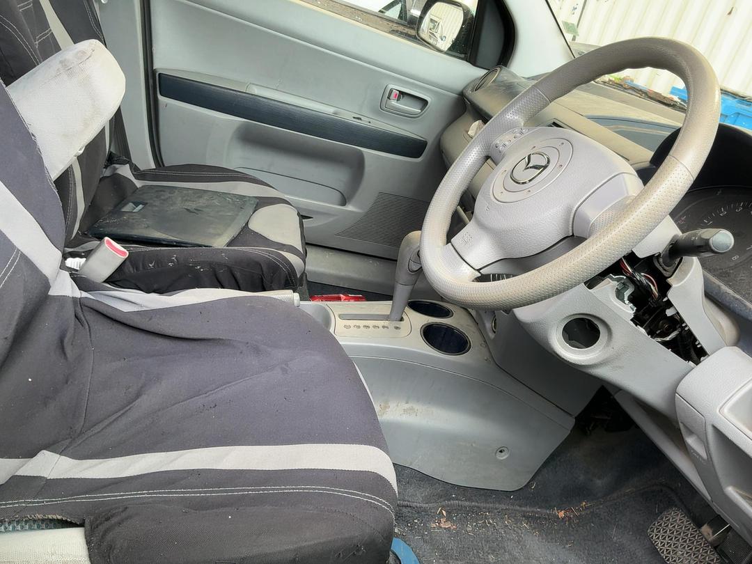 Photo '10' of Mazda Demio