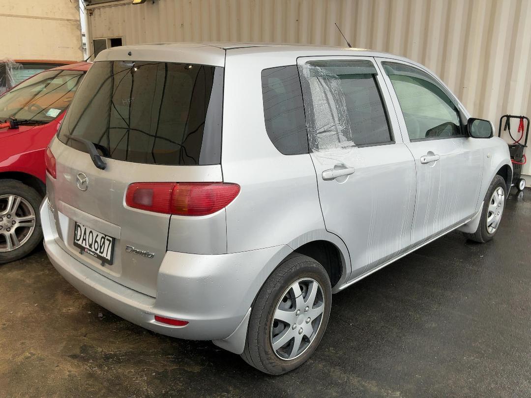 Photo '4' of Mazda Demio Photo '4' of Mazda Demio