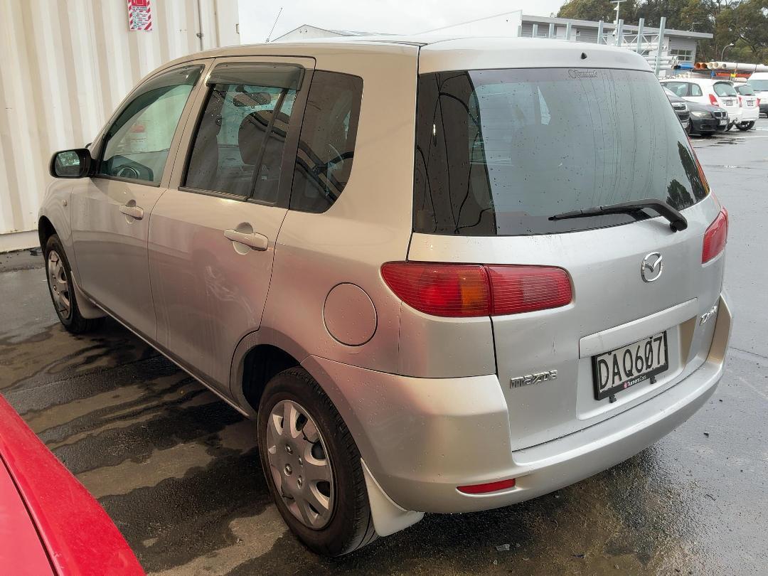 Photo '5' of Mazda Demio Photo '5' of Mazda Demio