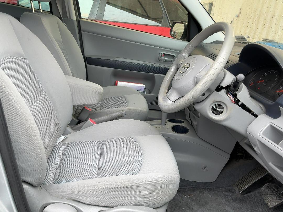 Photo '8' of Mazda Demio Photo '8' of Mazda Demio