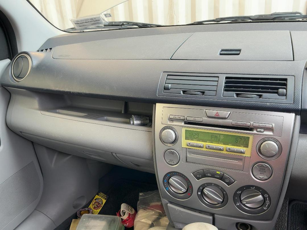 Photo '16' of Mazda Demio Photo '16' of Mazda Demio