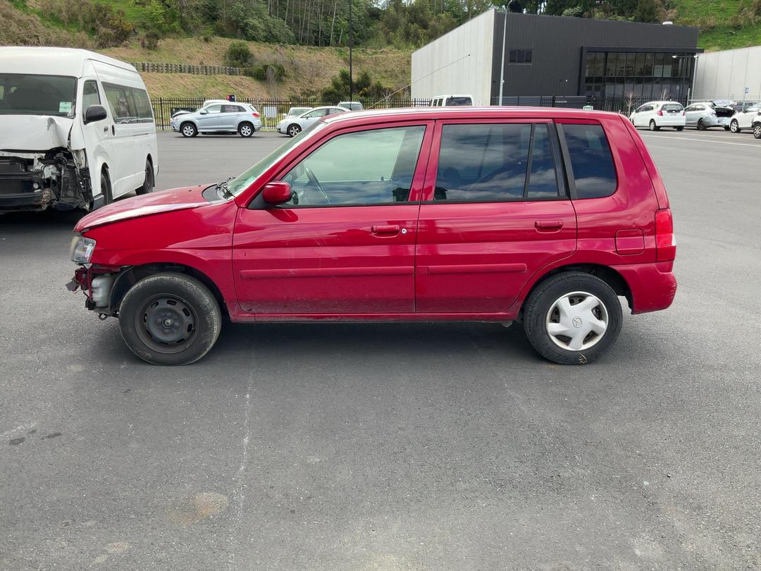 Photo '5' of Mazda Demio Photo '5' of Mazda Demio