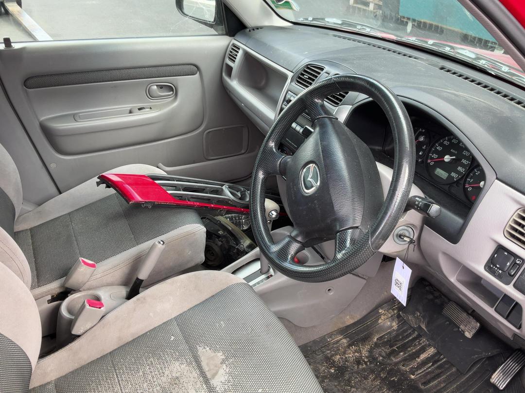Photo '16' of Mazda Demio Photo '16' of Mazda Demio