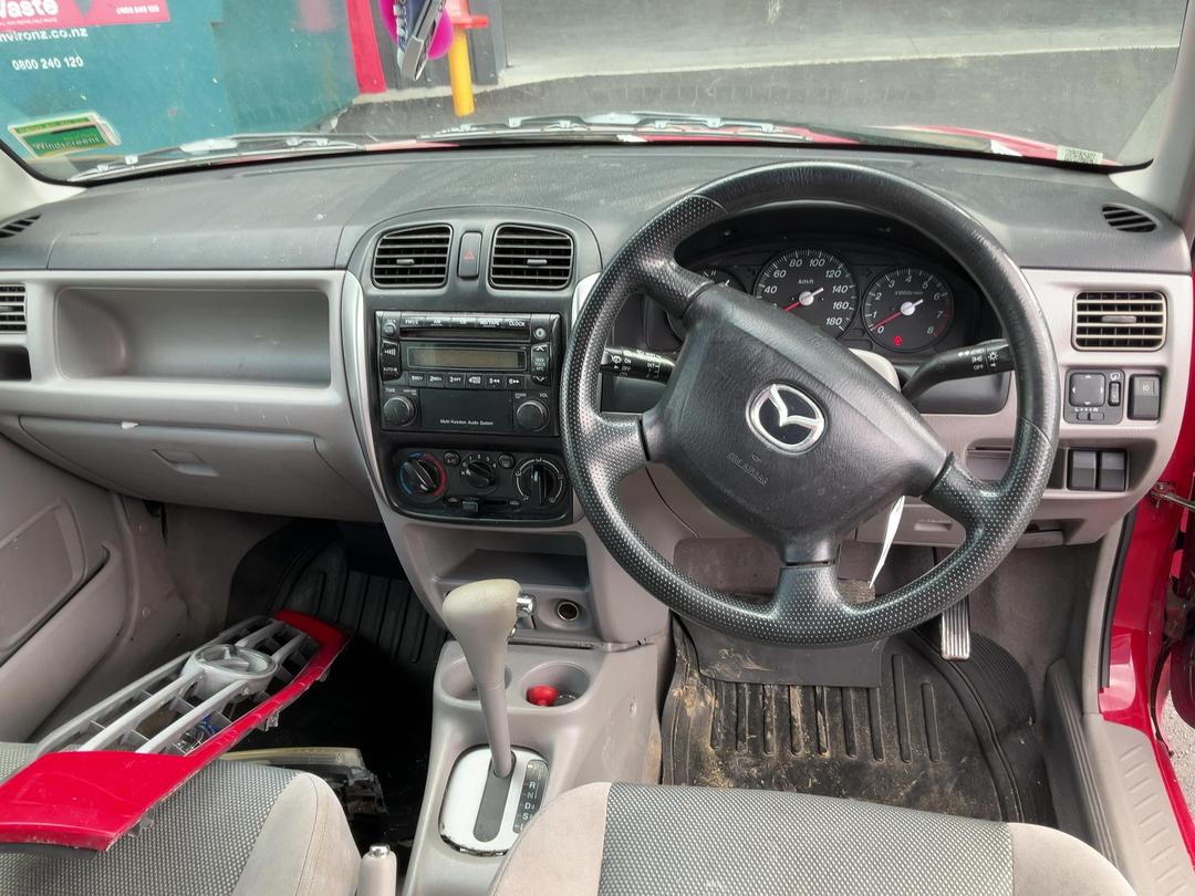 Photo '17' of Mazda Demio Photo '17' of Mazda Demio