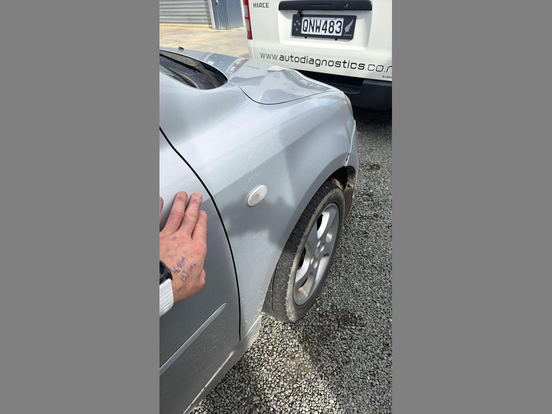 Photo '10' of Mazda Demio