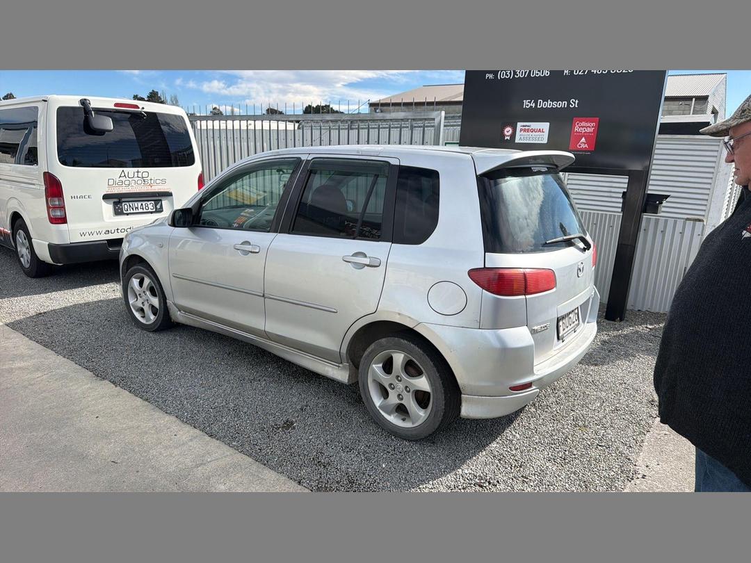 Photo '13' of Mazda Demio