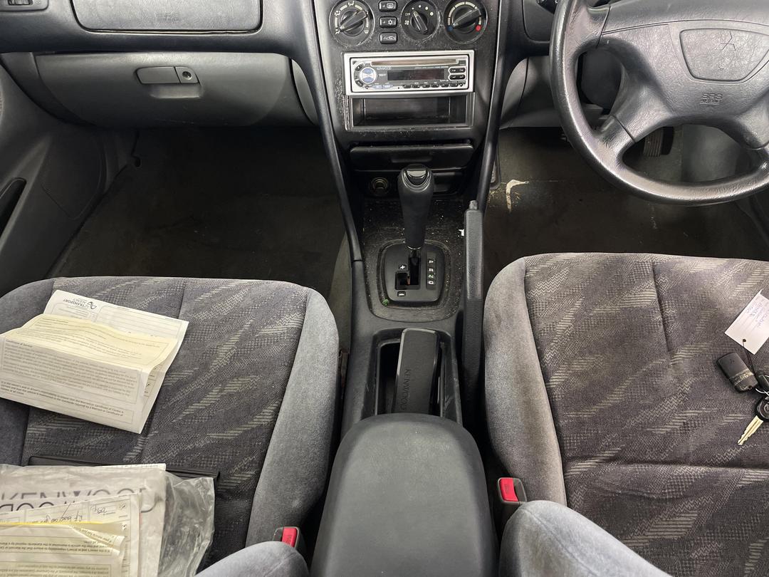 Photo '16' of Mitsubishi Galant GLS