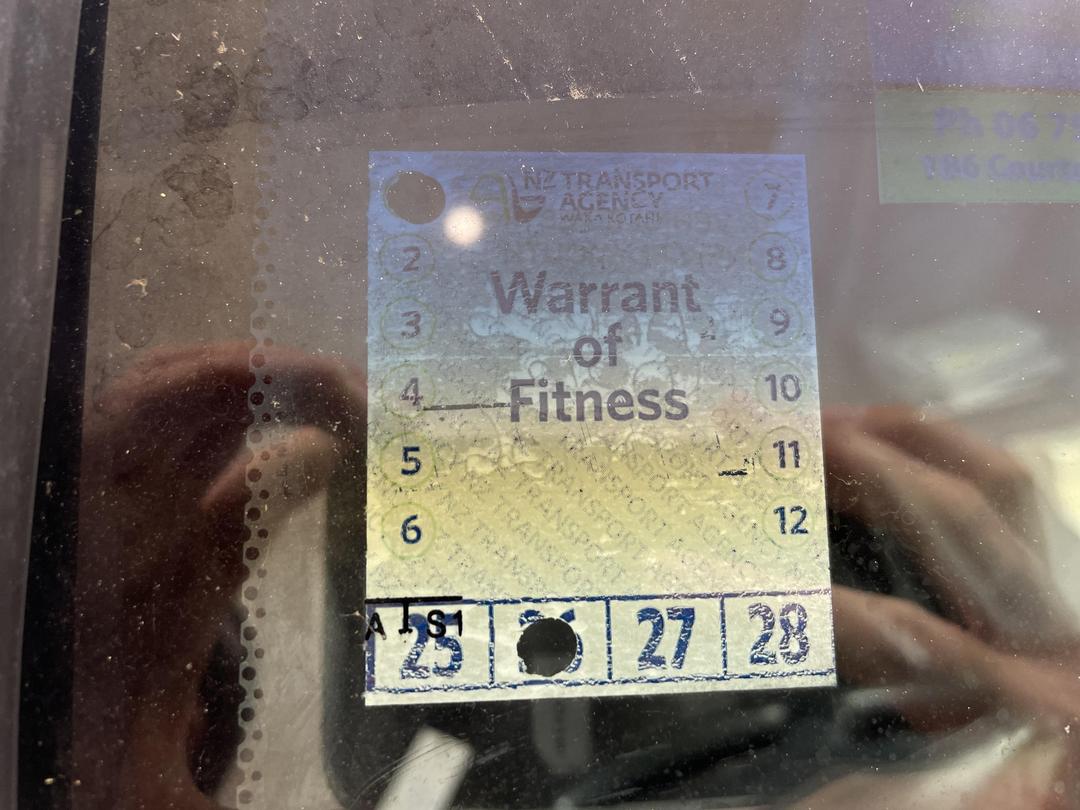 Photo '21' of Mitsubishi Galant GLS