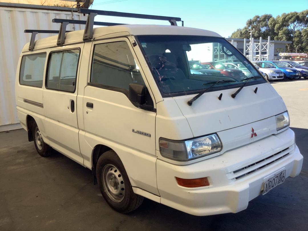Photo '3' of Mitsubishi L300 LWB