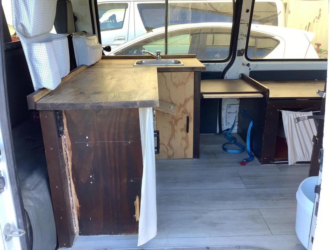 Photo '7' of Mitsubishi L300 LWB