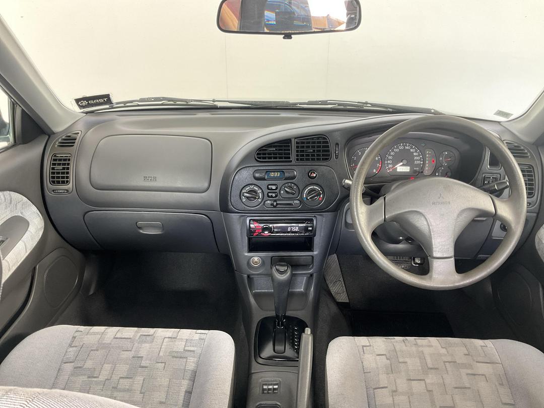 Photo '17' of Mitsubishi Lancer