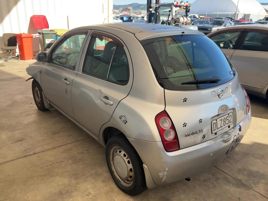 Photo '4' of Nissan March