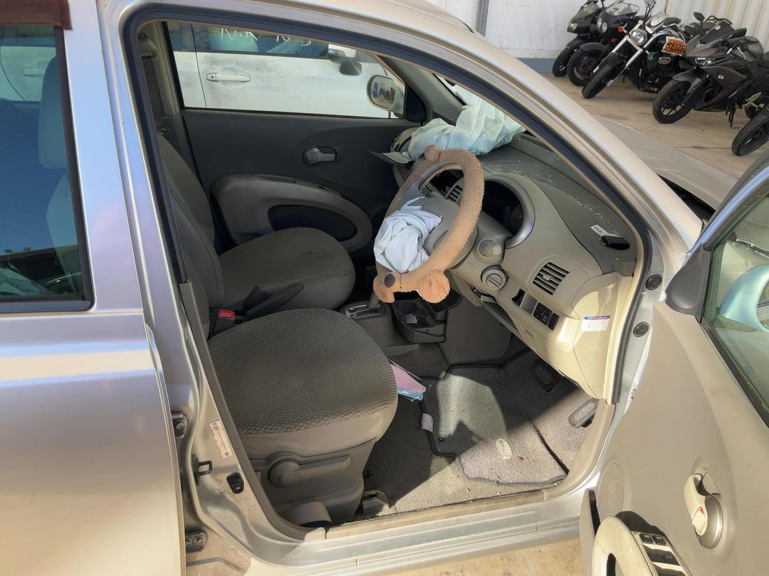 Photo '7' of Nissan March