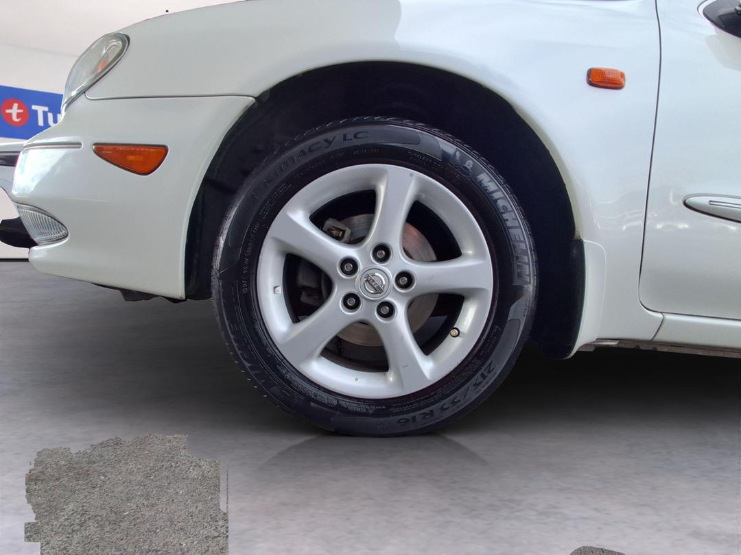 Photo '10' of Nissan Maxima
