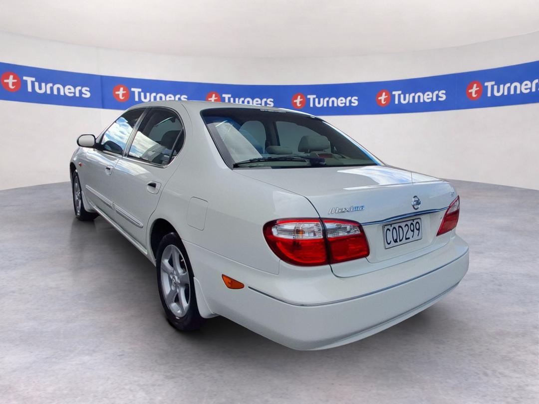 Photo '5' of Nissan Maxima