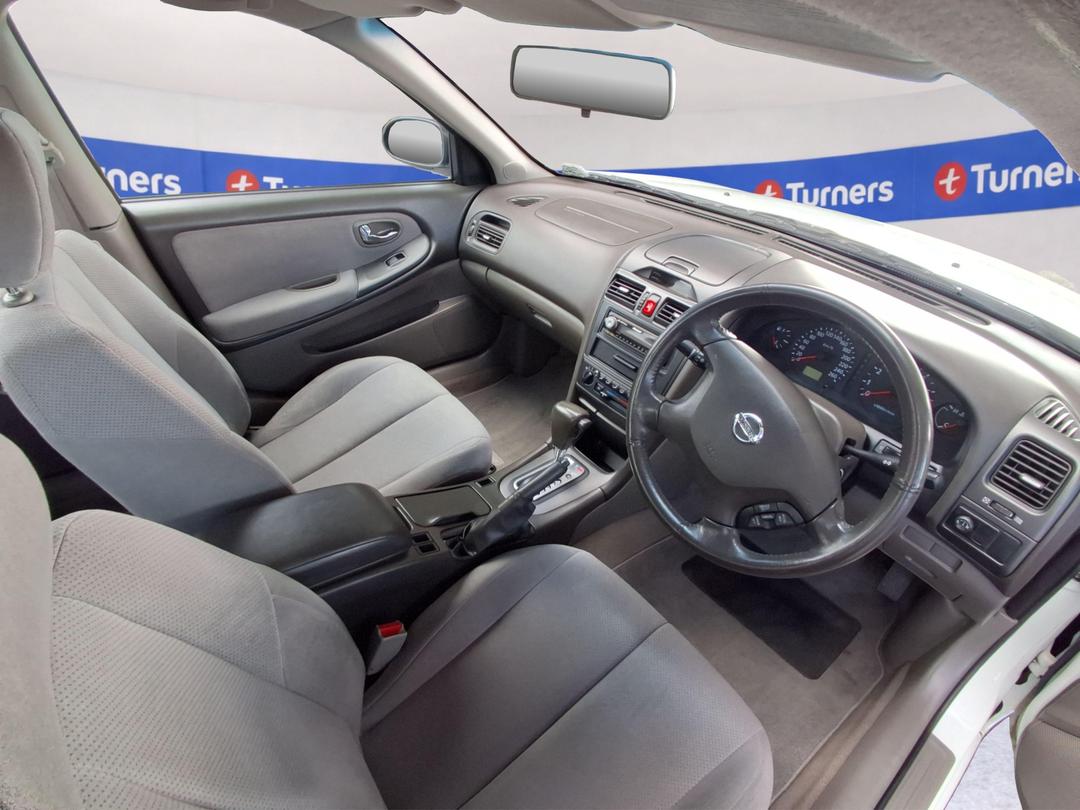 Photo '16' of Nissan Maxima