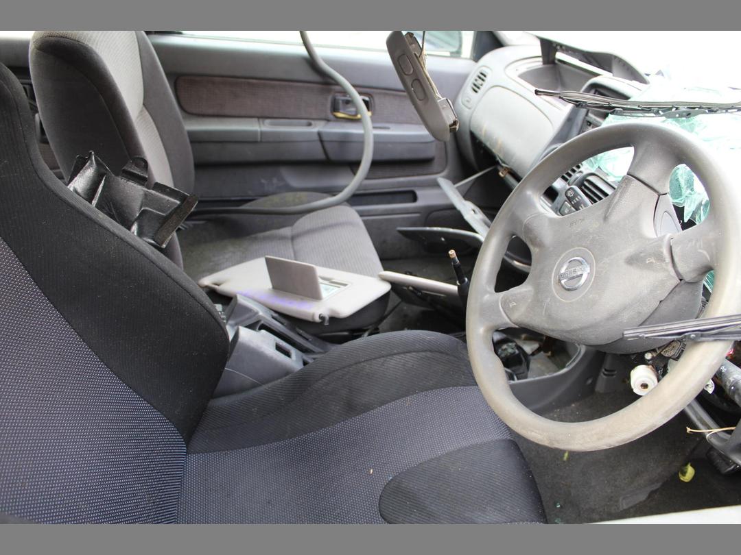 Photo '10' of Nissan Navara D/C W/S Vent Photo '10' of Nissan Navara D/C W/S Vent