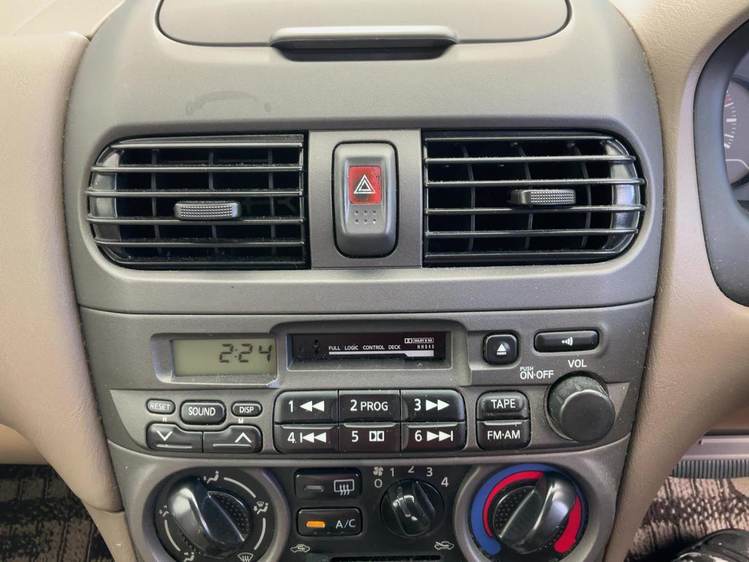 Photo '11' of Nissan Sunny