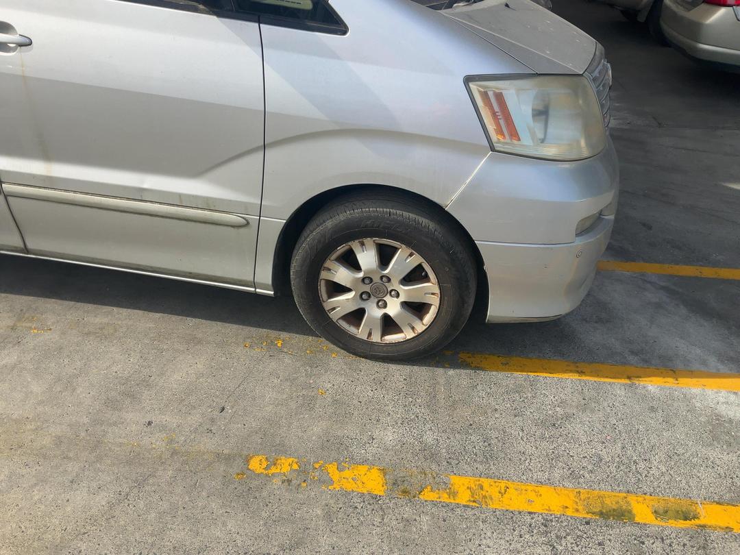 Photo '2' of Toyota Alphard V