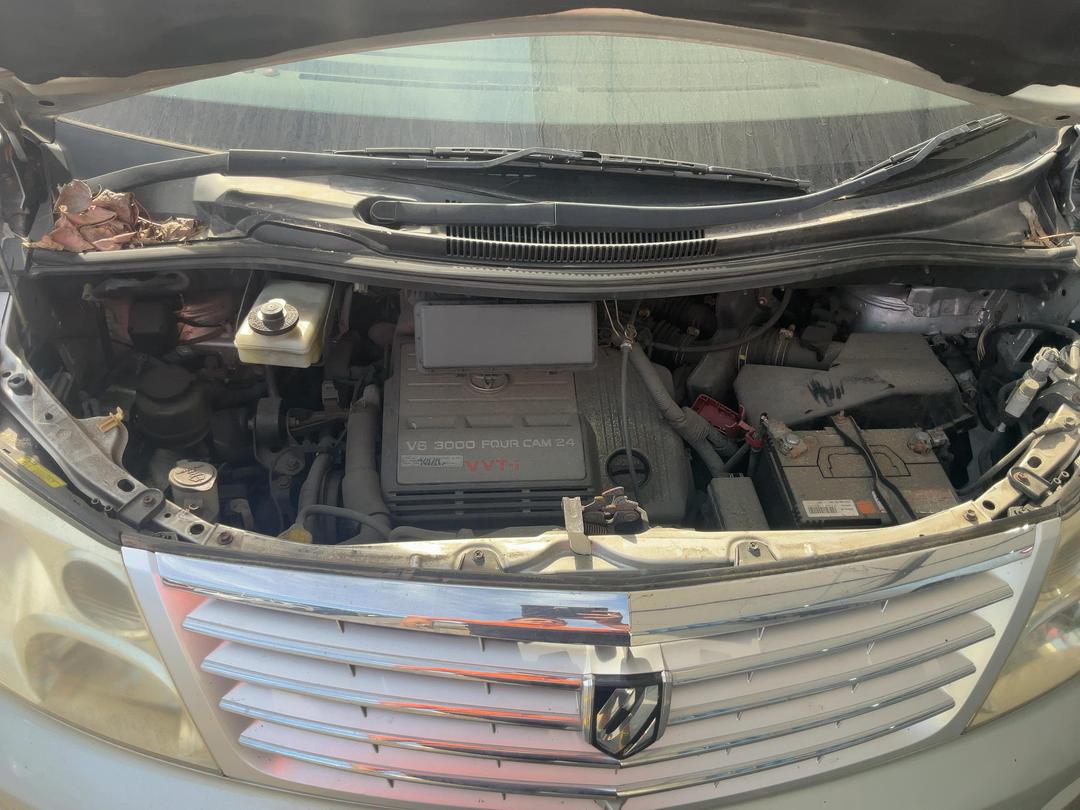 Photo '16' of Toyota Alphard V