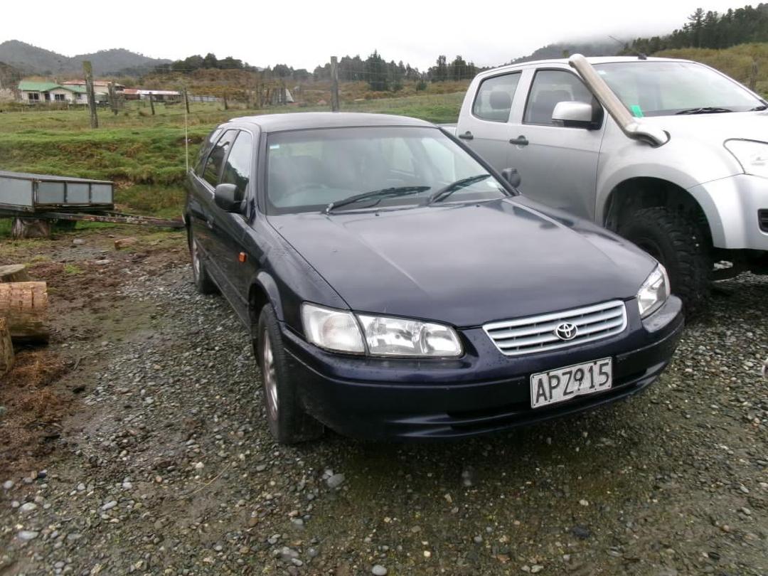Photo '2' of Toyota Camry GL Photo '2' of Toyota Camry GL