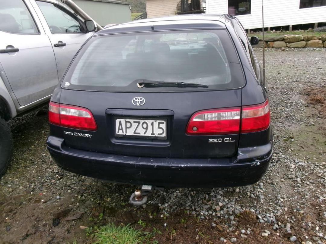 Photo '4' of Toyota Camry GL Photo '4' of Toyota Camry GL
