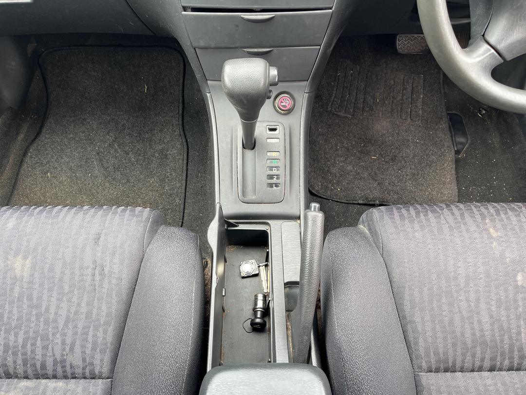 Photo '16' of Toyota Corolla GL