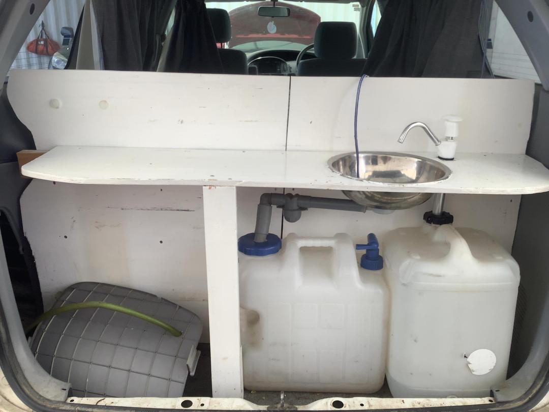 Photo '8' of Toyota Estima Aeras