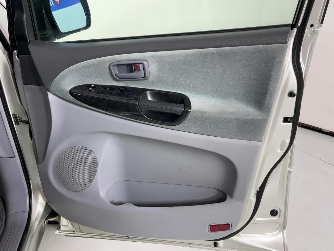 Photo '15' of Toyota Estima
