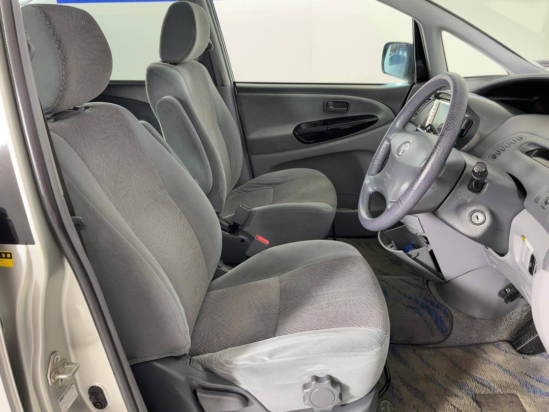 Photo '16' of Toyota Estima