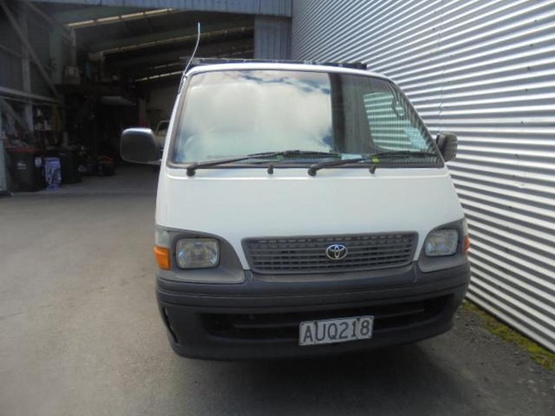 Photo '2' of Toyota Hiace ZR Photo '2' of Toyota Hiace ZR