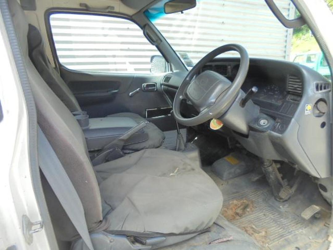 Photo '8' of Toyota Hiace ZR Photo '8' of Toyota Hiace ZR