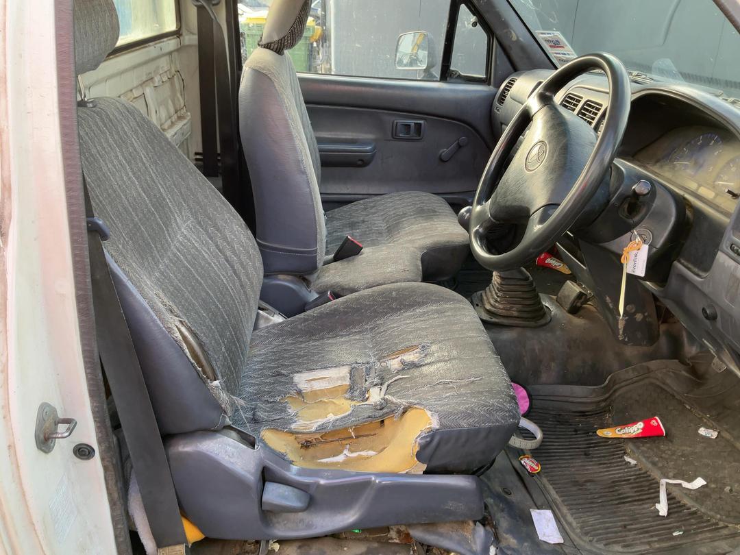 Photo '13' of Toyota Hilux S/C C/C