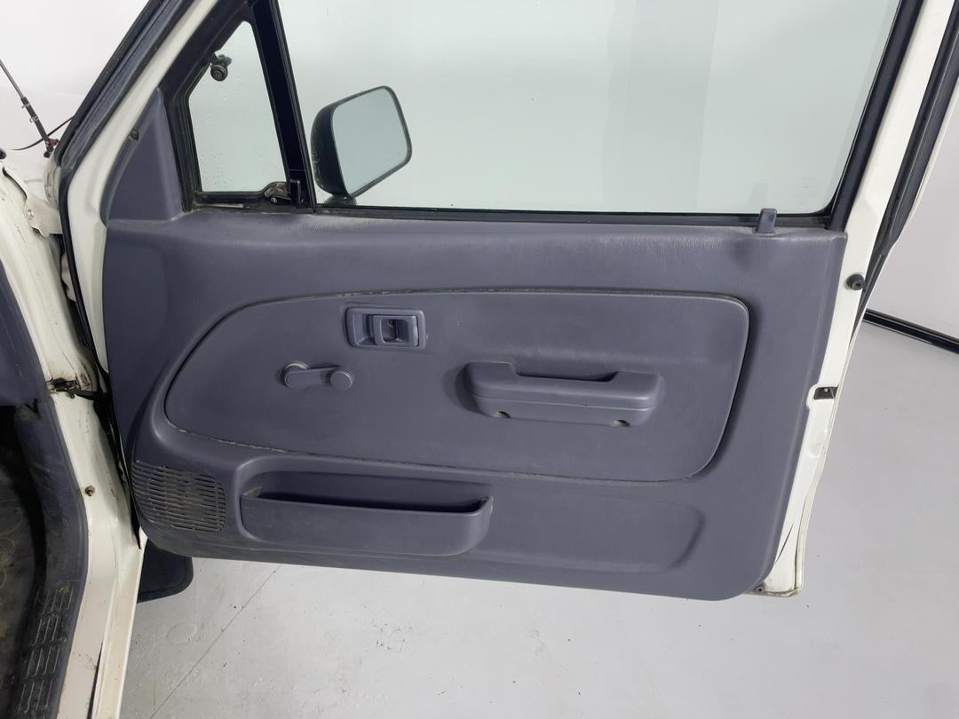 Photo '15' of Toyota Hilux