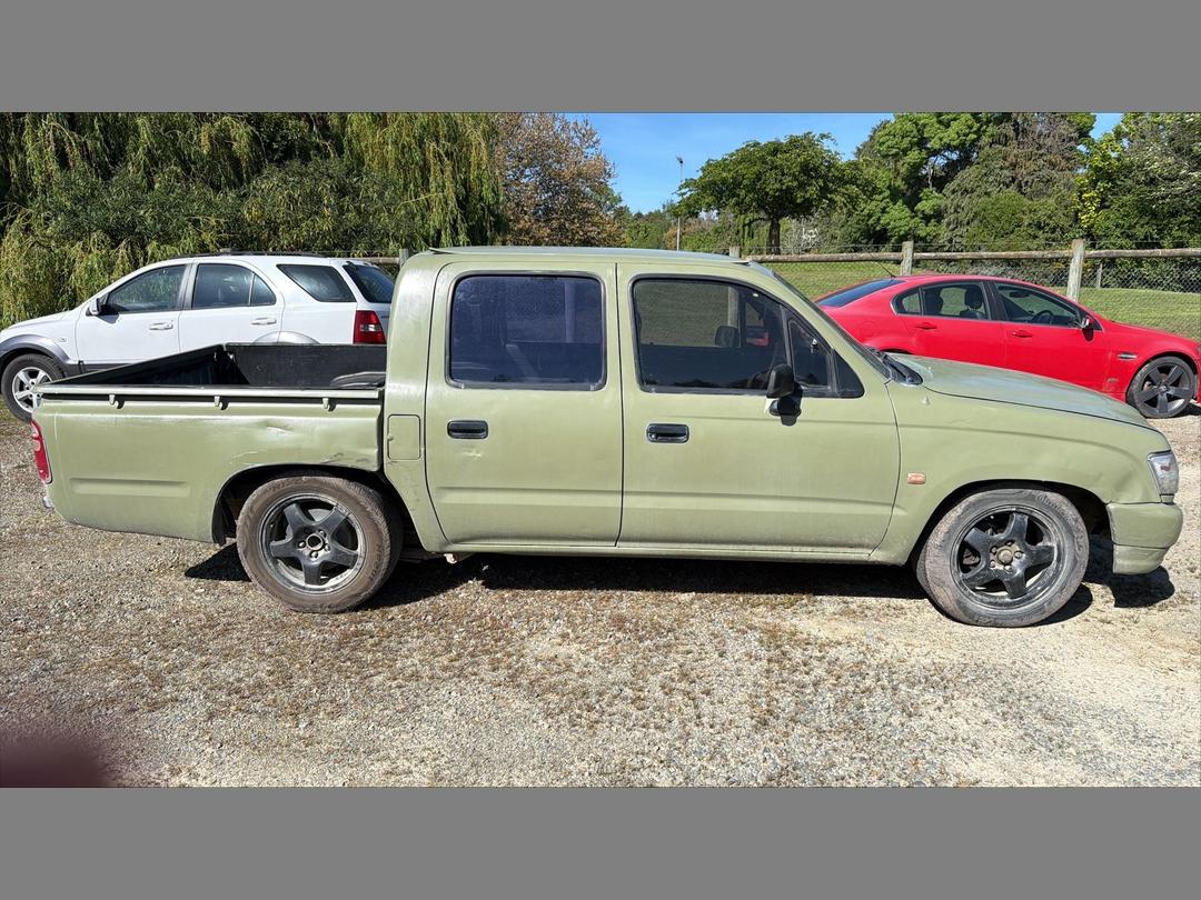 Photo '10' of Toyota Hilux D/C