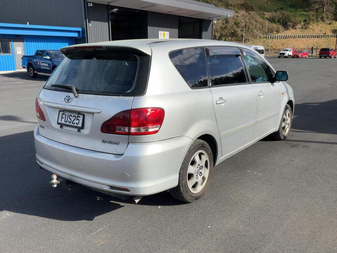 Photo '9' of Toyota Ipsum 240I Photo '9' of Toyota Ipsum 240I